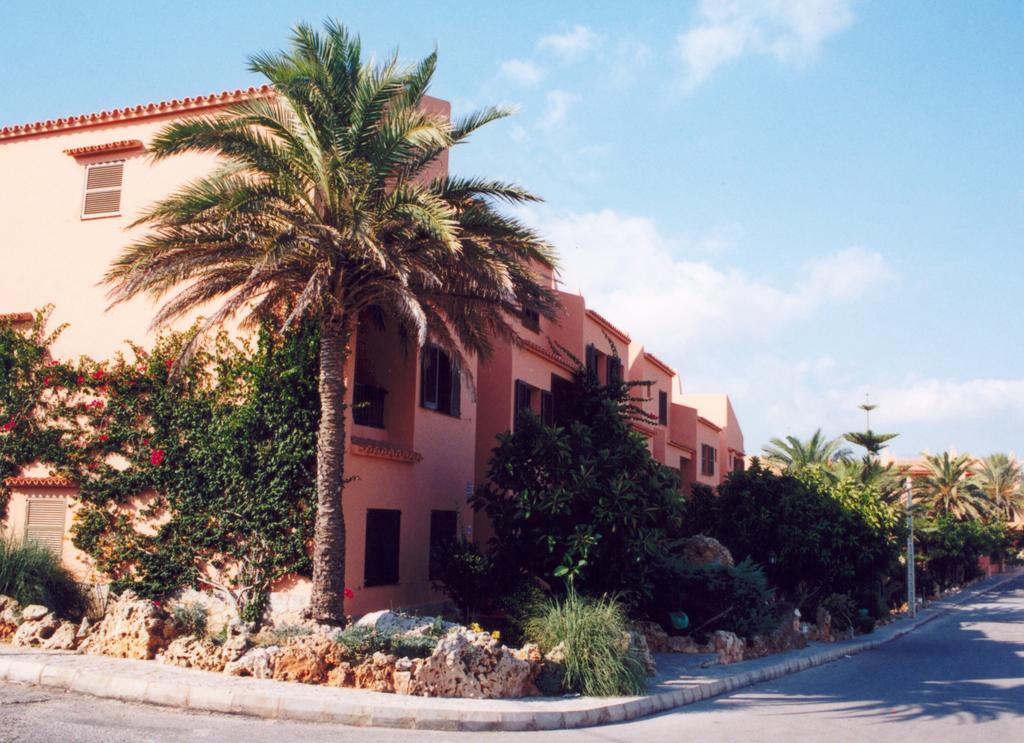 Bahia Park Hotel Cala En Porter  Exterior foto